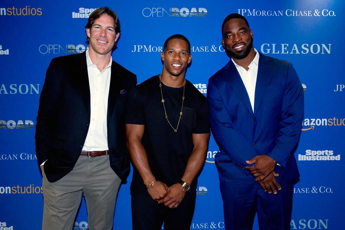Scott-Fujita-Victor-Cruz-Justin-Tuck-SI450_TK1_00477.jpg